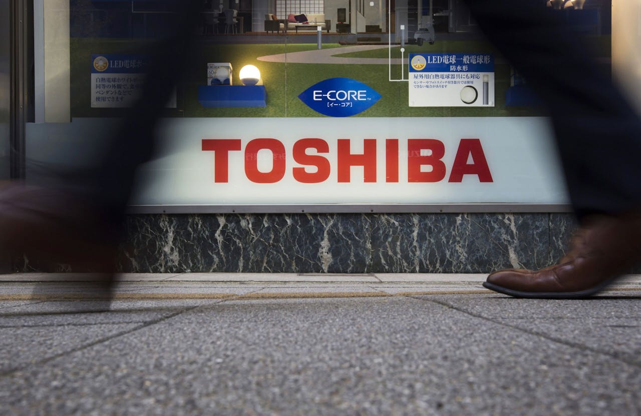 De mogelijke verkoop van Toshiba betekent dat de bestuurders van het bedrijf toch zijn gezwicht voor druk van aandeelhouders.