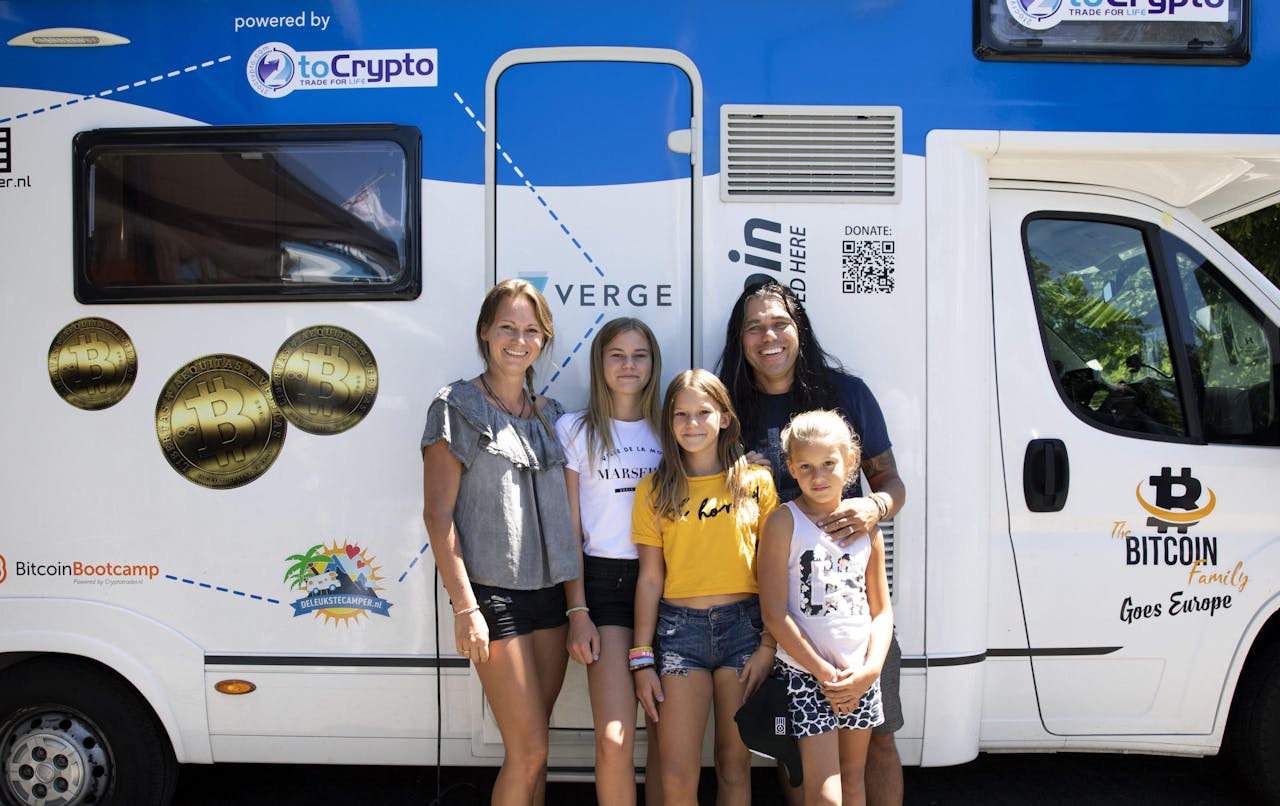 De koersen zijn ingestort, maar cryptobeleggers houden moed