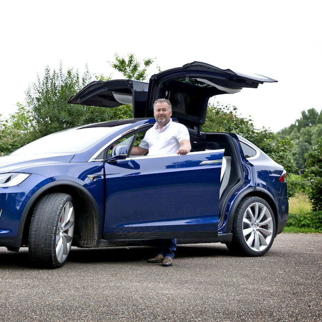 Nieuwe bijtellingsregels brengen Tesla-rijder aan het twijfelen