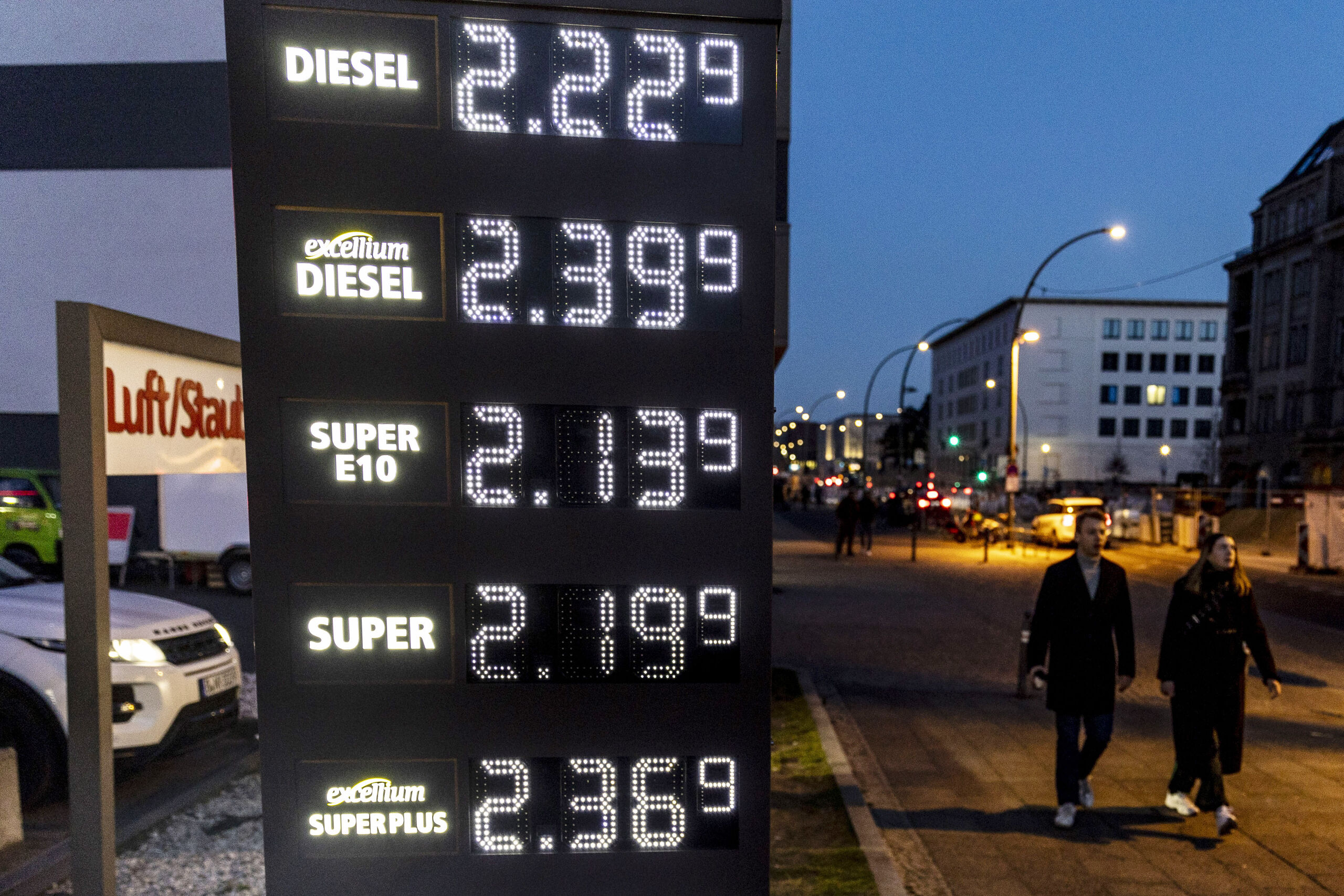 Duitsland Werkt Aan Maximum Van €2 Per Liter Benzine