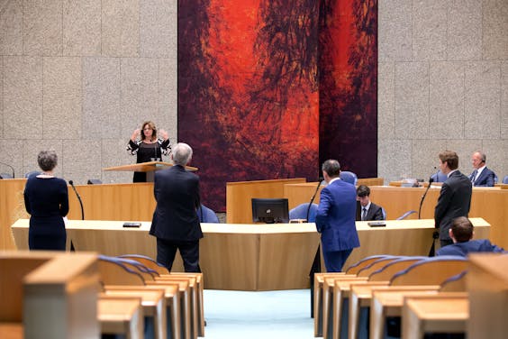 De Tweede Kamer debatteerde woensdag over overnames van Nederlandse bedrijven door buitenlandse bedrijven en eventuele beschermingsconstructies daartegen.