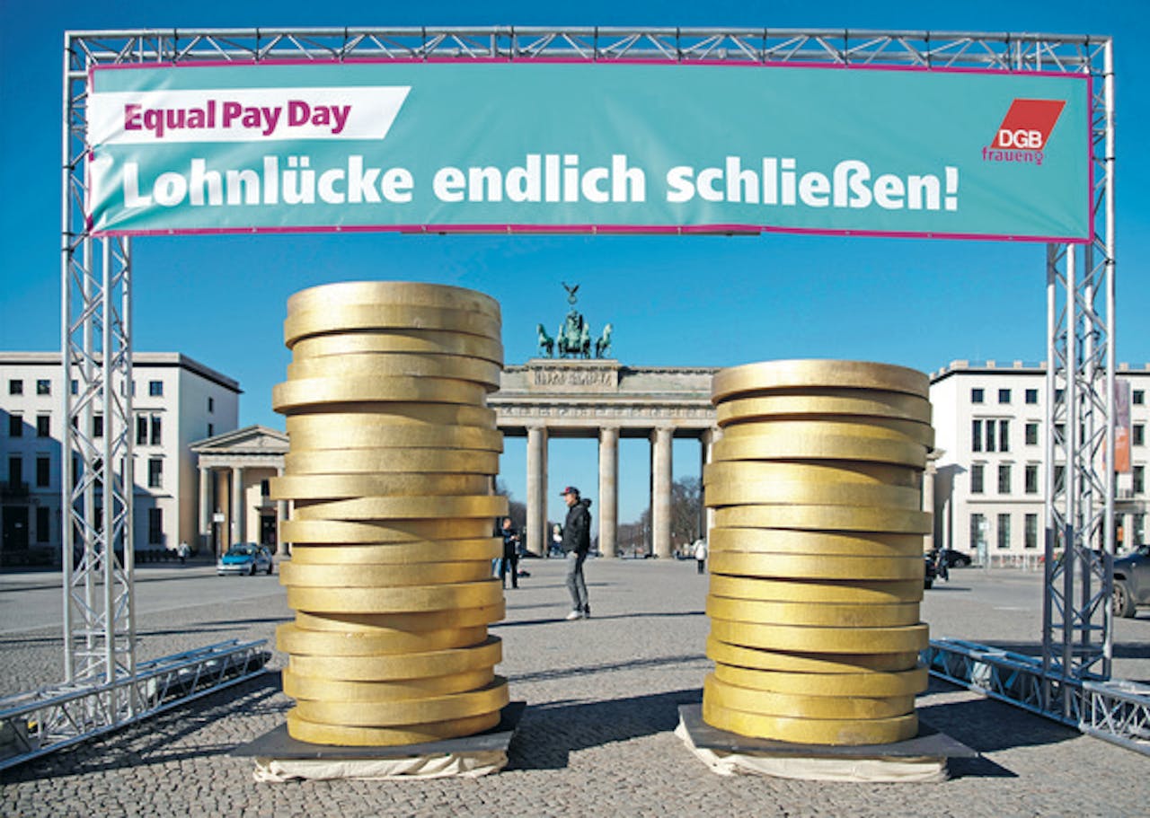 ‘Equal Pay Day’ wordt gevierd in Duitsland om aandacht te vragen voor de loonkloof tussen mannen en vrouwen.