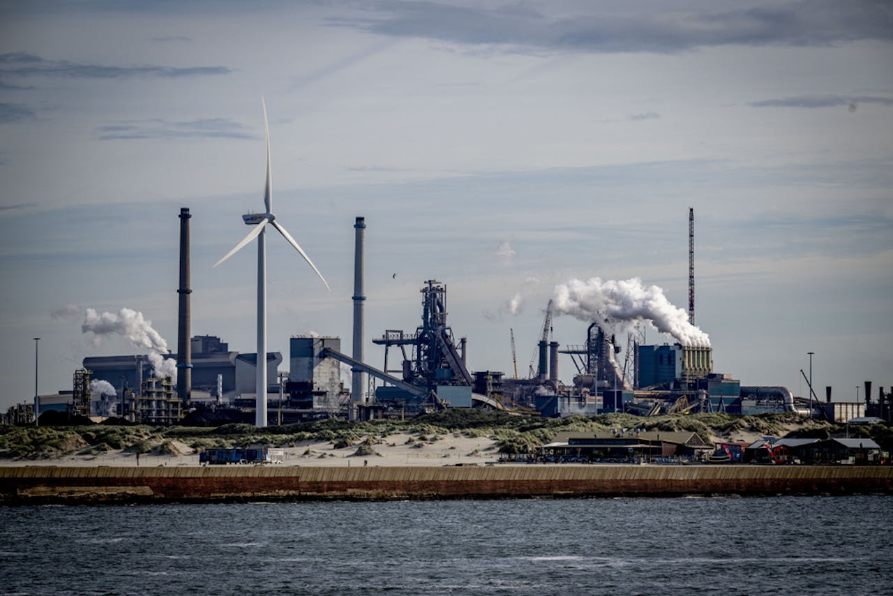 Hoe moet het verder met Tata Steel? 7 vragen over de grootste CO2-vervuiler