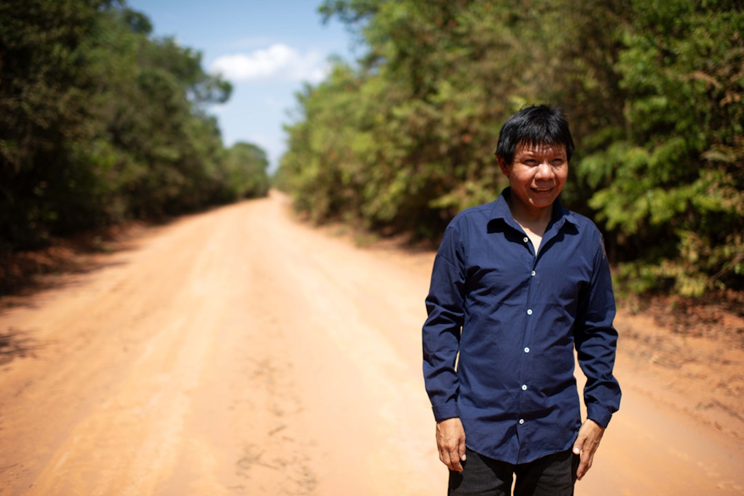 Kulumáka Kaú Matipu probeert het inheemse Xingu-park te beschermen tegen de oprukkende landbouw. Dat is in Brazilië levensgevaarlijk, ieder jaar worden tientallen milieu- en mensenrechtenactivisten vermoord.