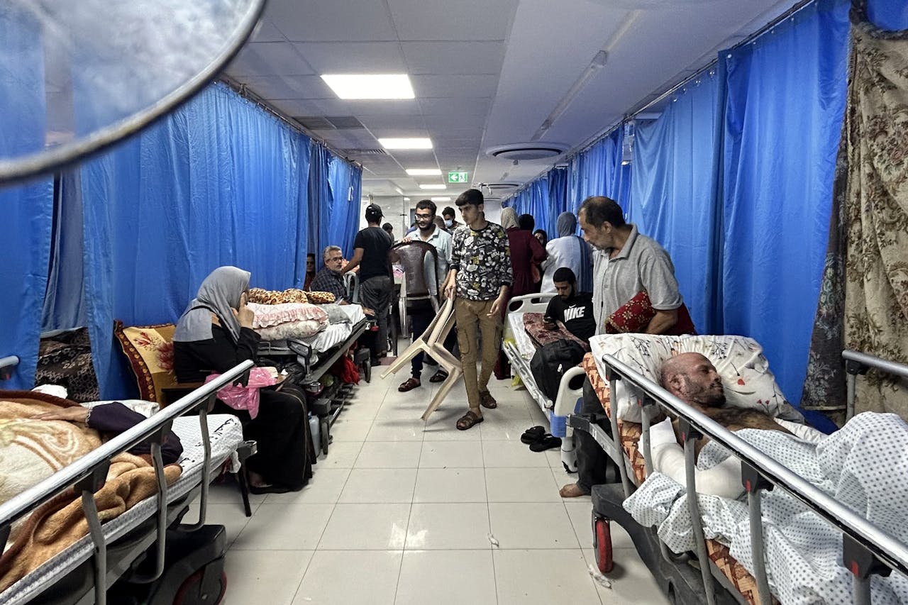 Patiënten in Al Shifa, het grootste ziekenhuis van Gaza.