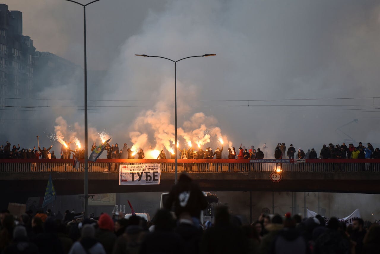Betogers blokkeerden zaterdag de E75 in Belgrado.