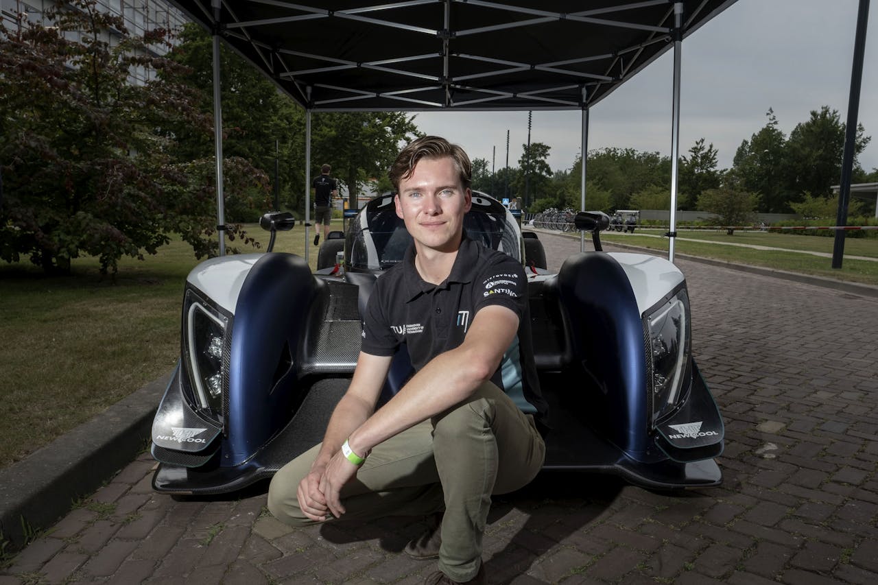 Ewout Timmermans zit in een studententeam dat een raceauto met supersnelle laadtijd ontwikkelt.