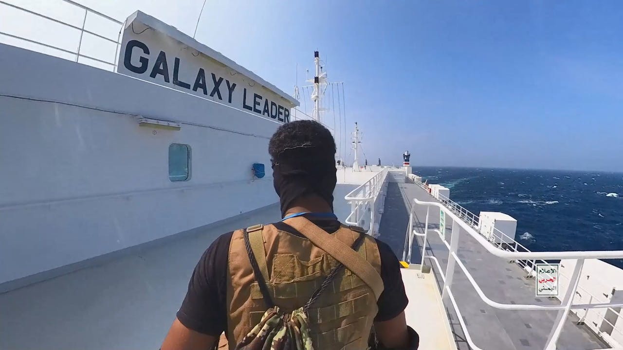 Houthi-rebellen namen in november voor de kust van Jemen het schip Galaxy Leader over en fotografeerden de actie zelf.