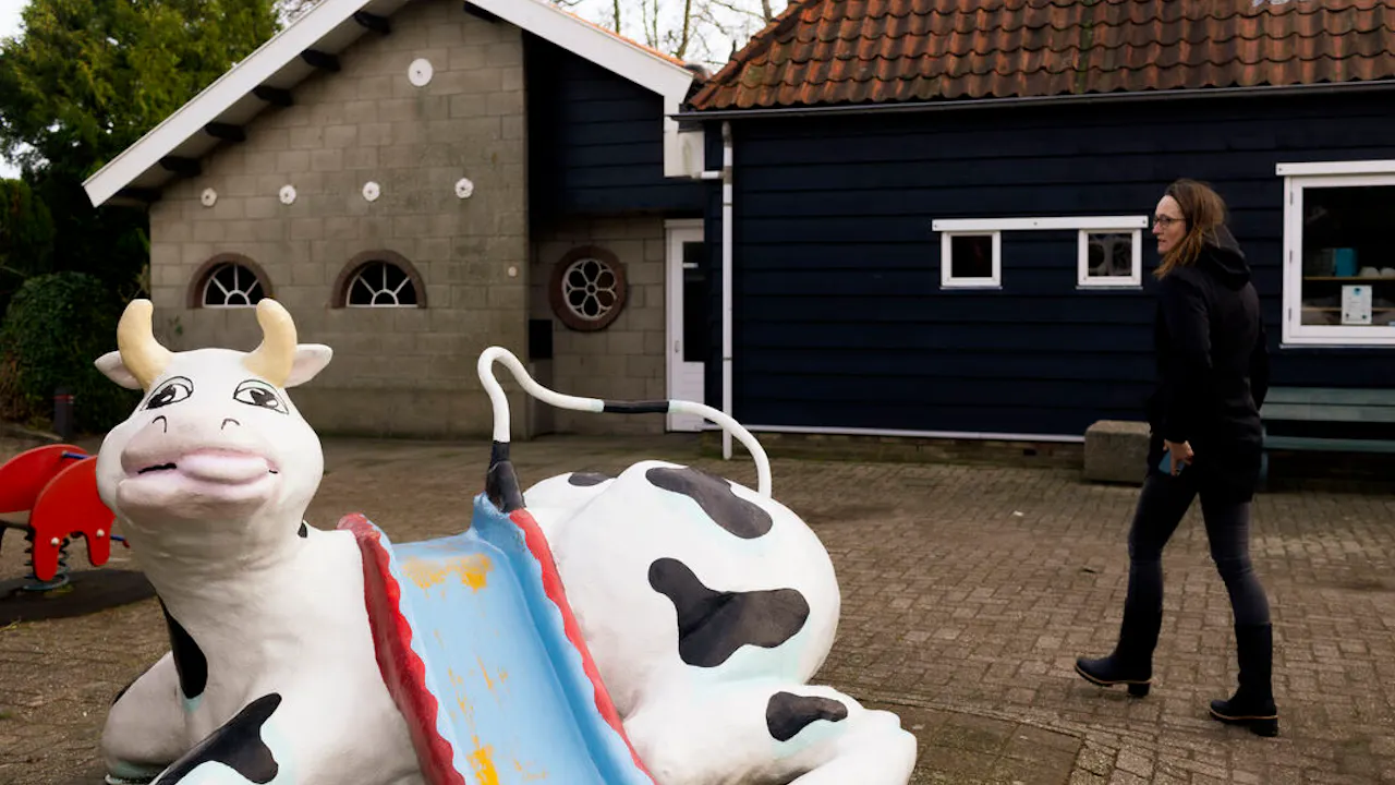 Jongeren verlaten eilanden onder de rook van Rotterdam, regio wil extra ...