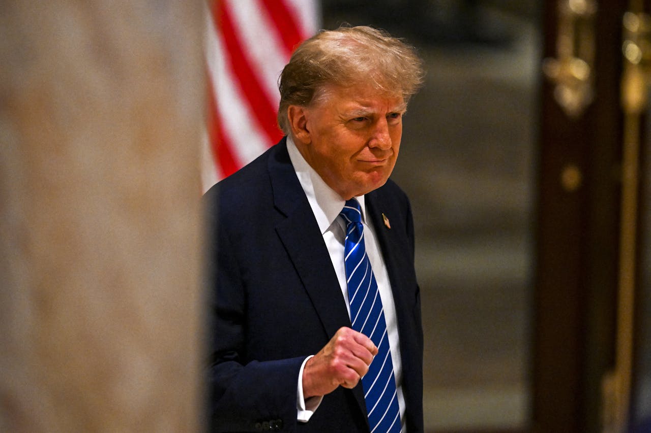 Donald Trump, hier tijdens de uitslagenavond in zijn resort in Mar-a-Lago in Florida, won dinsdag in veertien van de vijftien staten van zijn rivaal Nikki Haley.