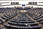 Europarlement wil Commissie voor de rechter dagen wegens te veel coulance voor Hongarije