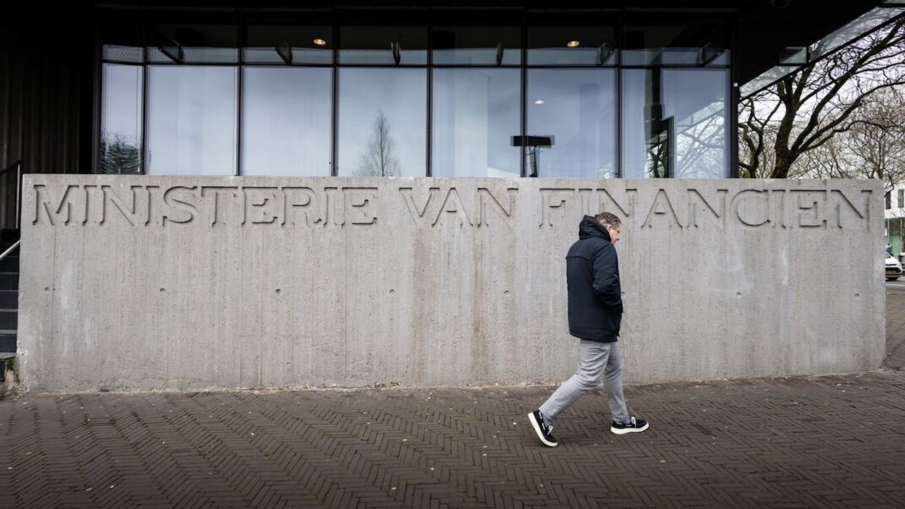 Financiën overweegt dividenduitkeringen door banken aan banden te leggen