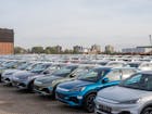 Nederlandse havens kampen met toestroom van onverkochte Chinese elektrische auto’s