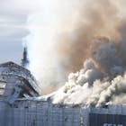 Hevige brand in eeuwenoud Børsen-gebouw in Kopenhagen