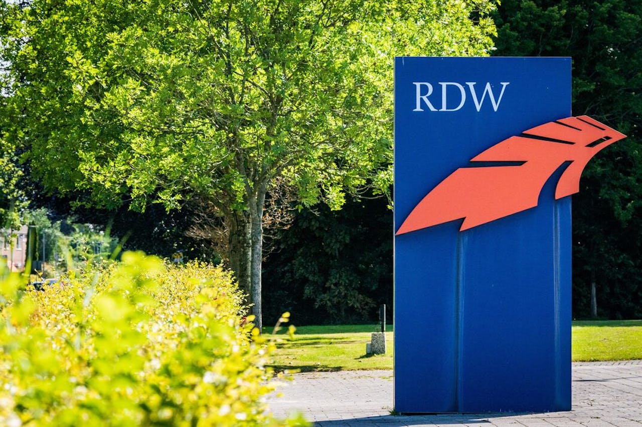 Het kantoor van wegverkeersdienst RDW in Veendam. In september 2022 werden twee oud-medewerkers van de dienst veroordeeld tot gevangenissenstraffen omdat zij kentekengegevens aan derden hadden verkocht.