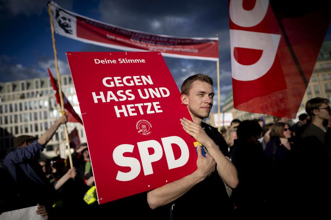 Verscheidene politici en analisten leggen de schuld voor het toegenomen politieke geweld bij de Alternative für Deutschland (AfD).