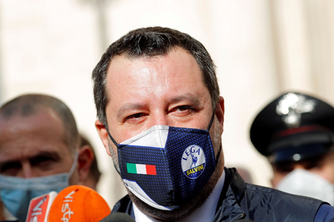 Onrust rond Italiaanse leningen lijkt ook te zijn aangewakkerd door uitlatingen afgelopen weekeinde van de rechtse oppositiepoliticus Matteo Salvini. Hij zei dat de regering-Draghi niet in staat is Italië uit de coronacrisis te trekken.