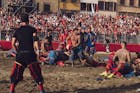 Florentijnen verdedigen hun eer in eeuwenoud vechtvoetbal