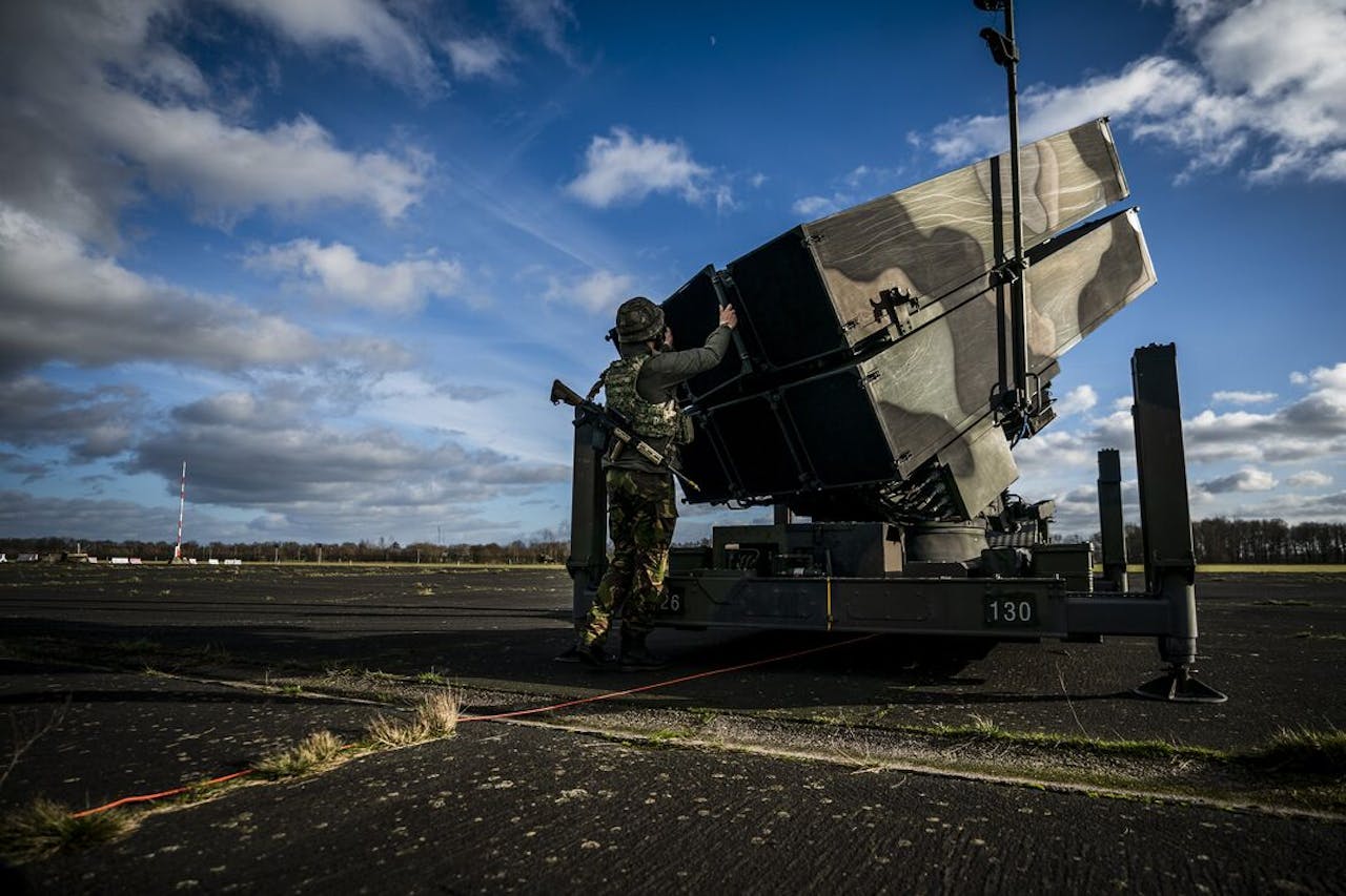 Een lanceerinstallatie met AIM-120 AMRAAM-raketten op de Luitenant-generaal Bestkazerne in Vredepeel.