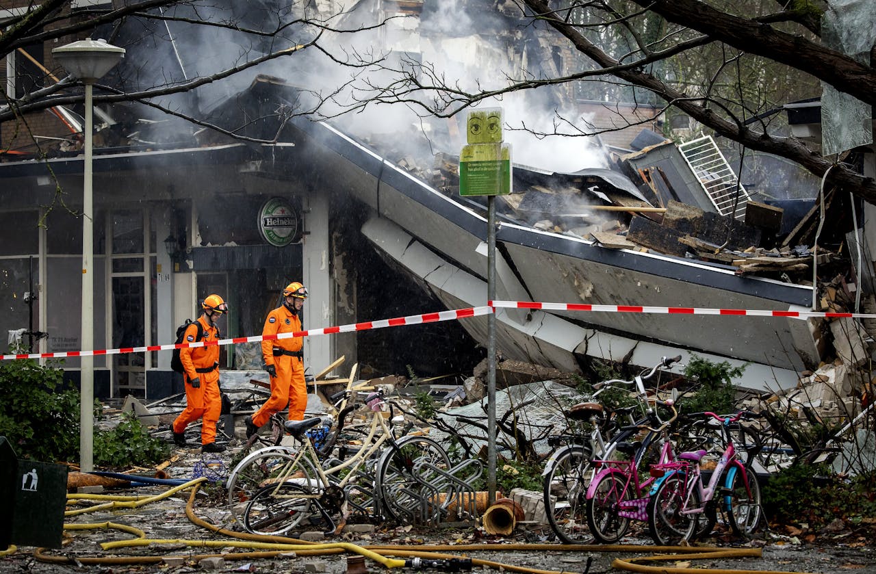 Vijf doden en ravage na explosie bij portiekflat in Den Haag