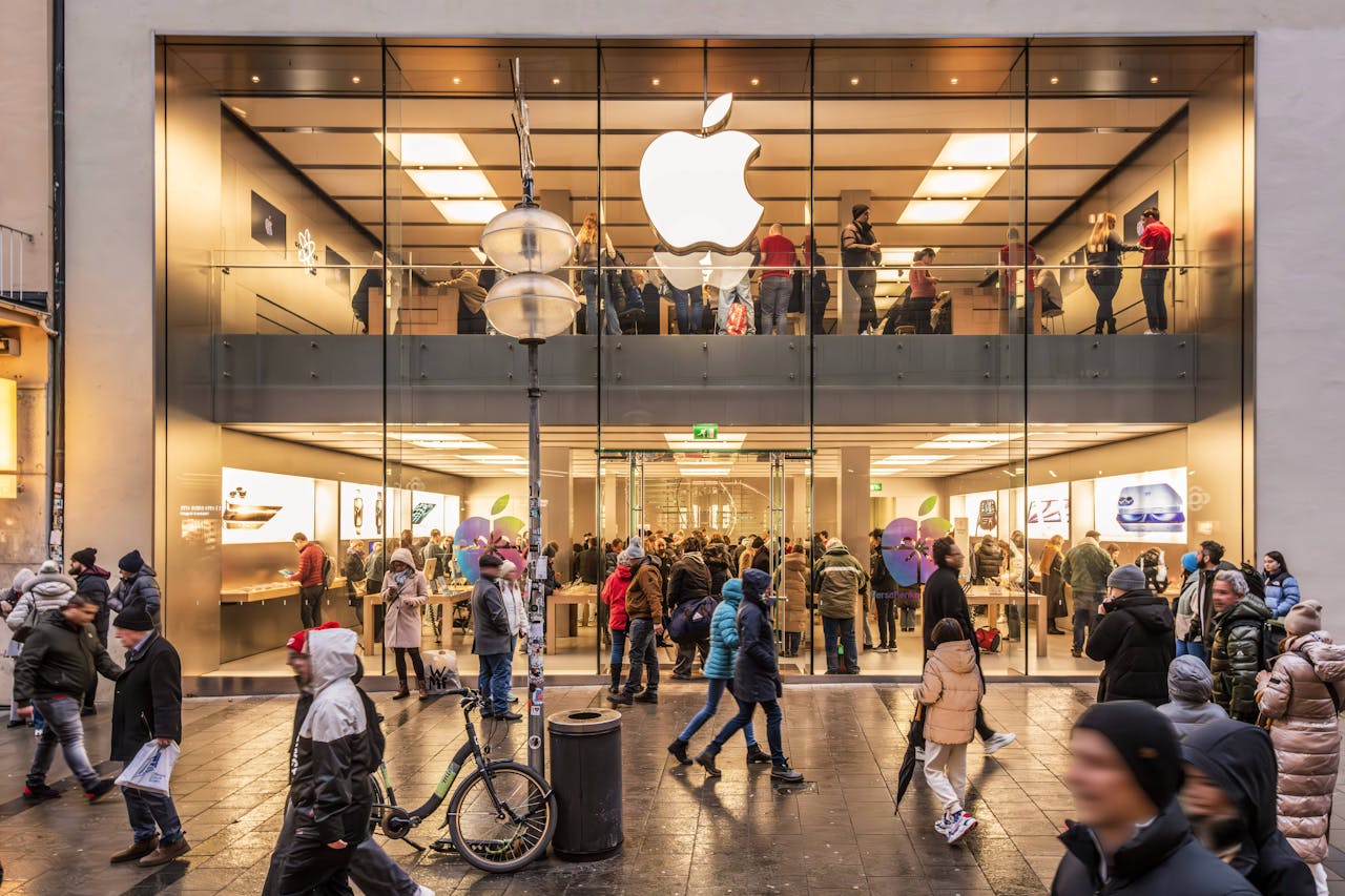 Apple heeft veel zaken aan zijn broek hangen, waarmee het afluisteren via Siri maar een van de aanklachten is.