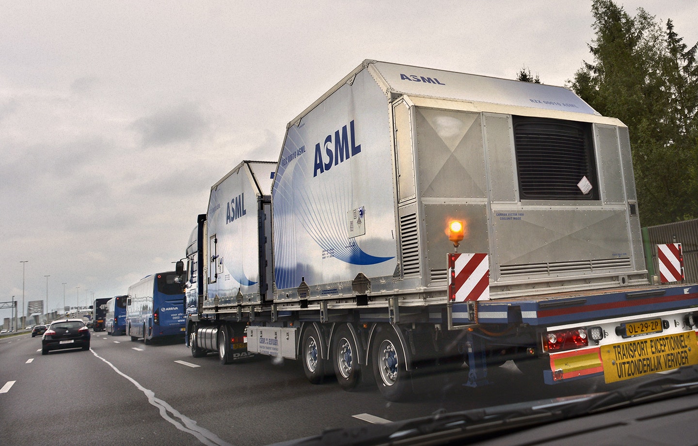 De chipmachinemaker ASML kwam op eigen benen te staan bij een reorganisatie bij Philips. Dat bleek een gouden zet, want ASML groeide uit tot een hoogtechnologisch bedrijf en tot een van de waardevolste Europese bedrijven.