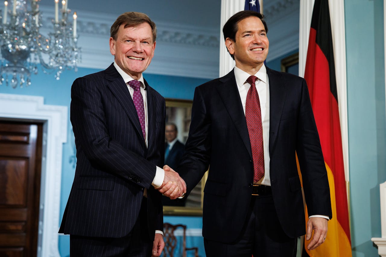 Le ministre allemand des Affaires étrangères Johann Wadephul (à gauche) a rencontré mercredi à Washington son homologue américain Marco Rubio. Le même jour, Rubio est venu avec ses menaces envers Bruxelles.