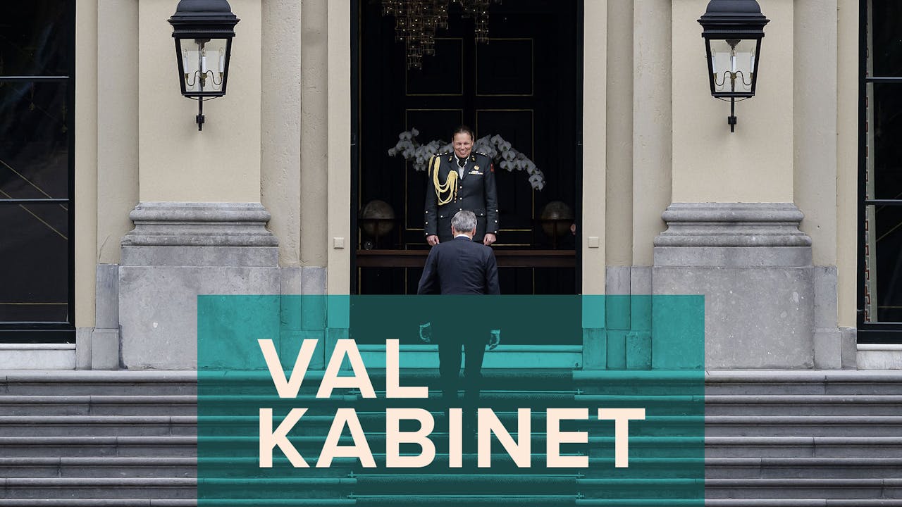Dick Schoof kommt am Dienstag im Palast Huis ten Bosch an, um den Rücktritt seines Kabinetts anzubieten.