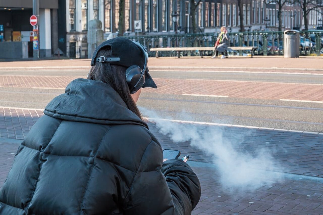 ‘Snapchat is voor vapedealers dé plek om jongeren te bereiken’, aldus longarts Wanda de Kanter.