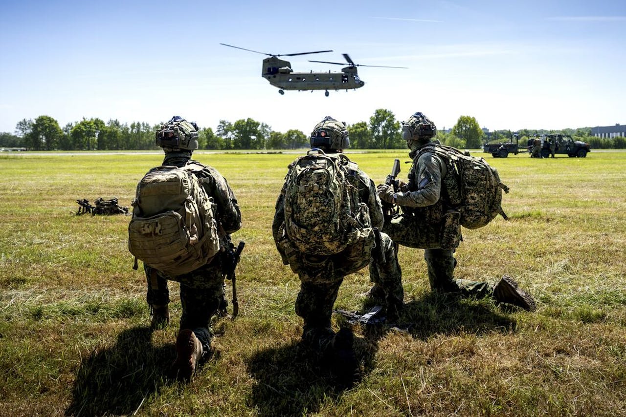 Tijdens de militaire oefening Falcon Spring is op vliegveld Drachten een tijdelijk vliegbasis ingericht (FOB).