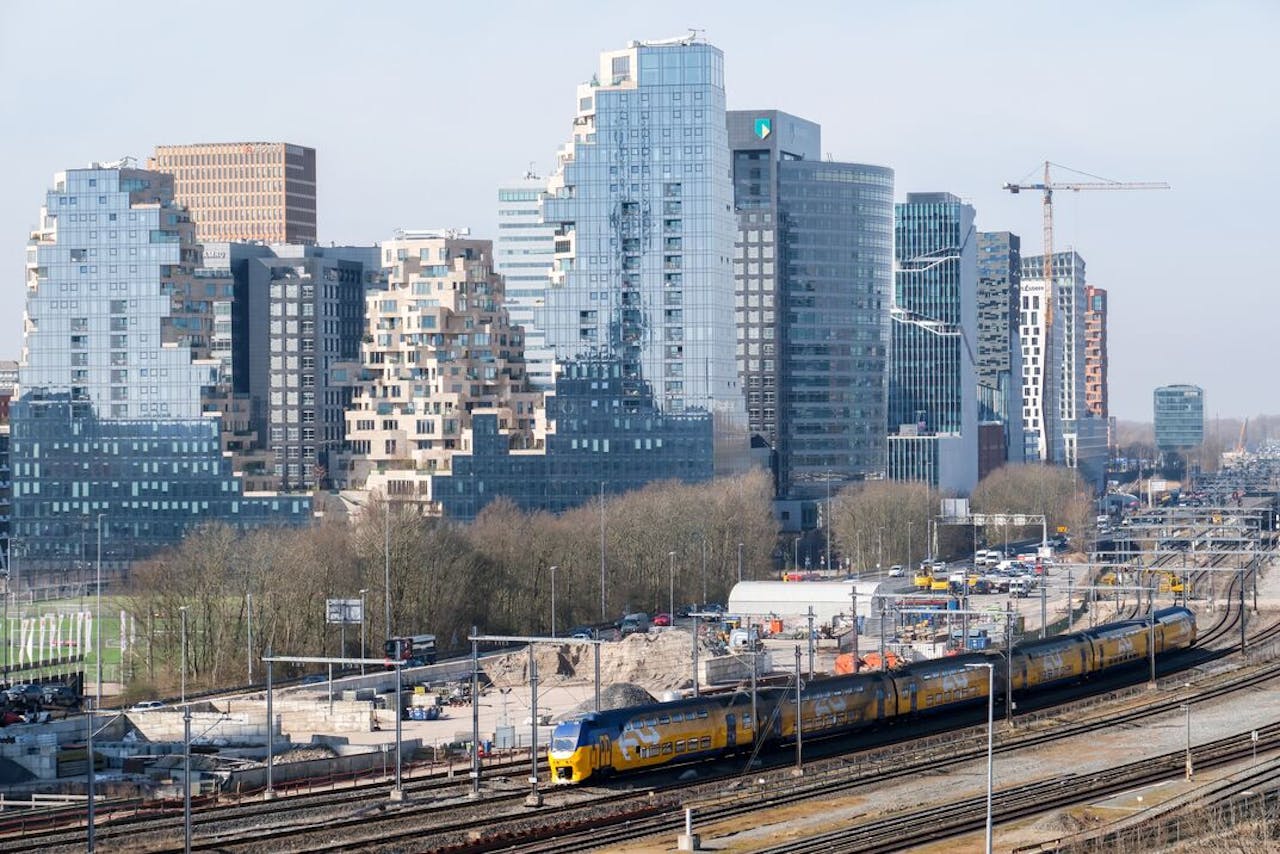Onder meer in de bestuurskamers op de Zuidas te Amsterdam denkt men dat 20% tot 40% van het werk kan worden geautomatiseerd.