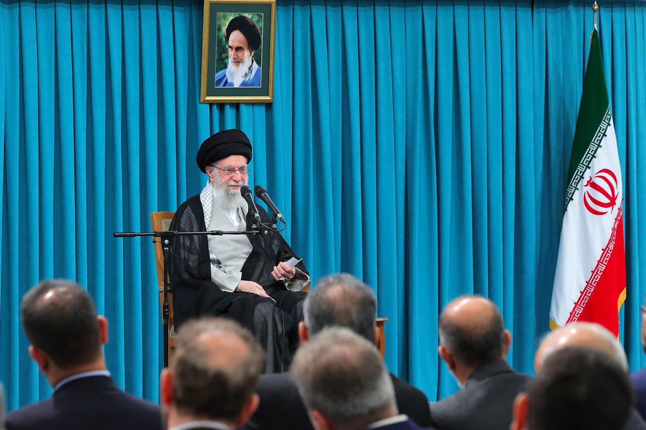 De hoogste Iraanse leider, ayatollah Ali Khamenei, tijdens een bijeenkomst in het Iraanse parlement in Teheran.