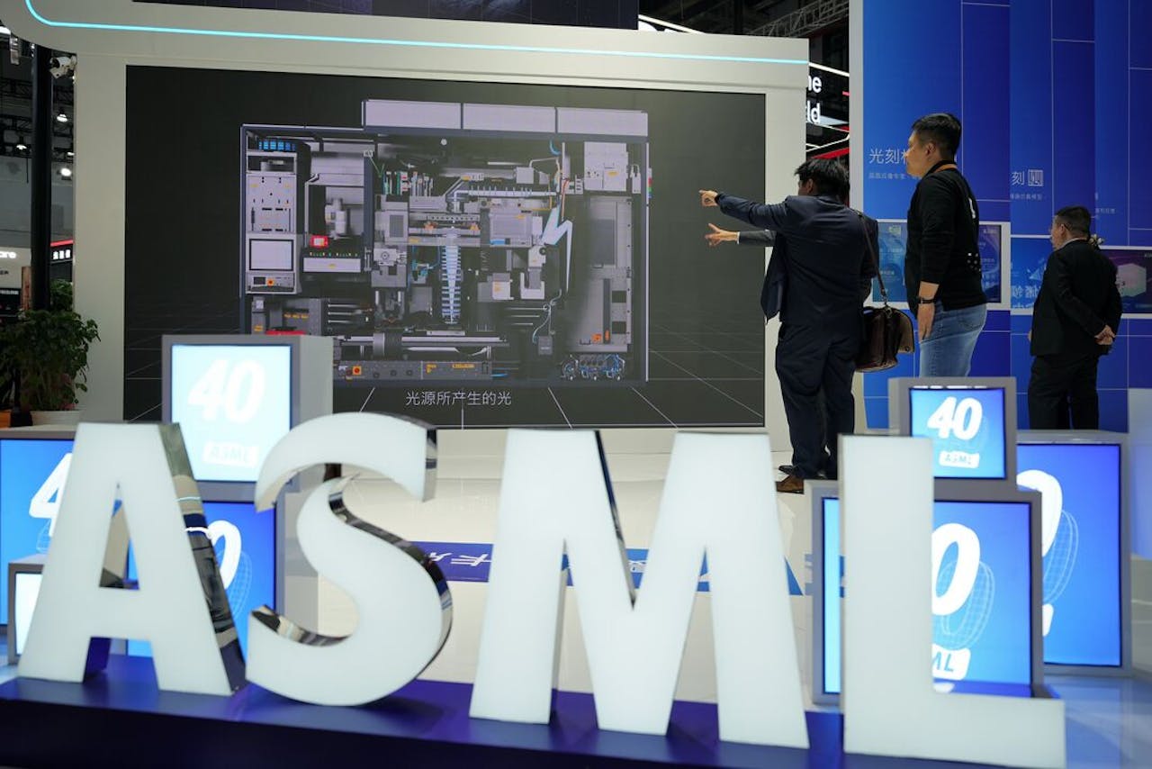 Een stand van ASML op een beurs in Shanghai.