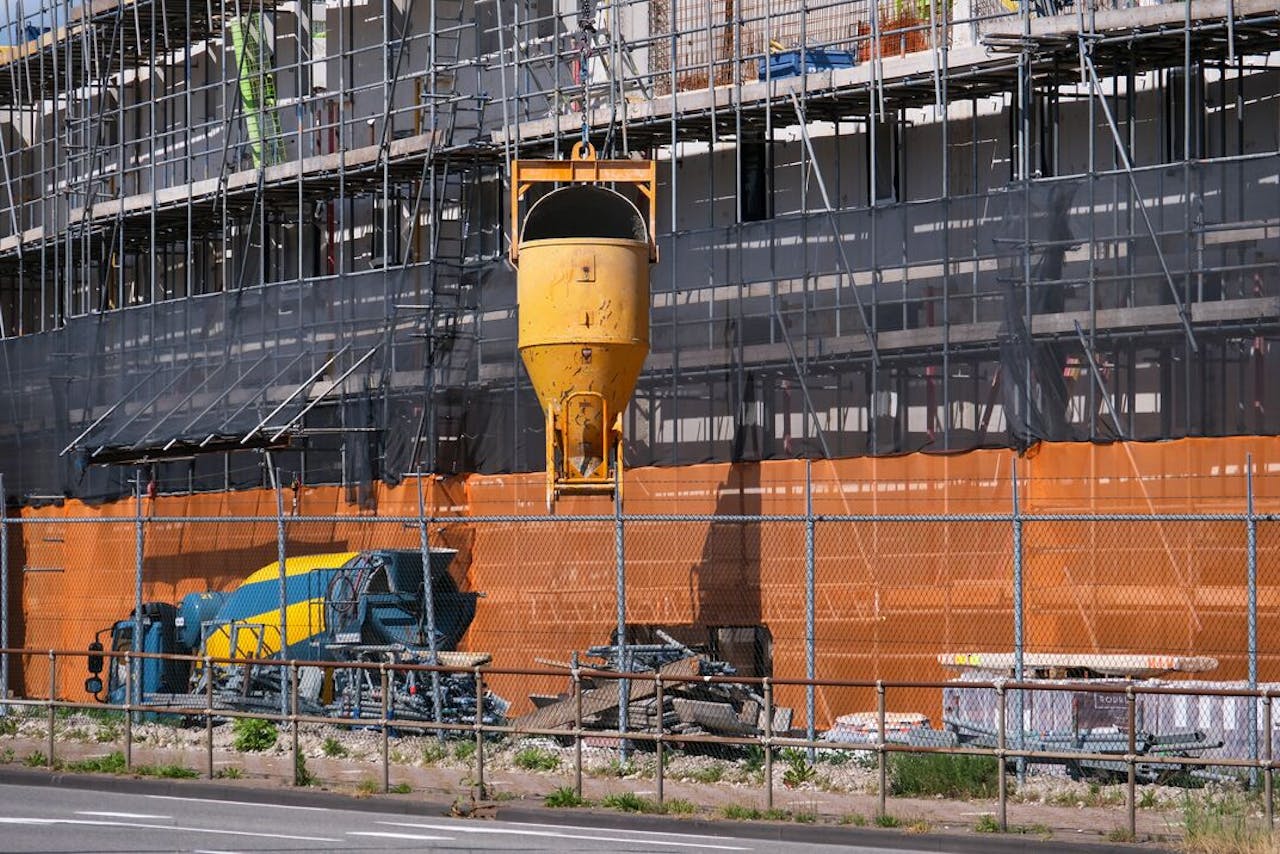 Bouw van een duurzame woonwijk op het voormalige bedrijventerrein Houthavenkade in Zaandam.