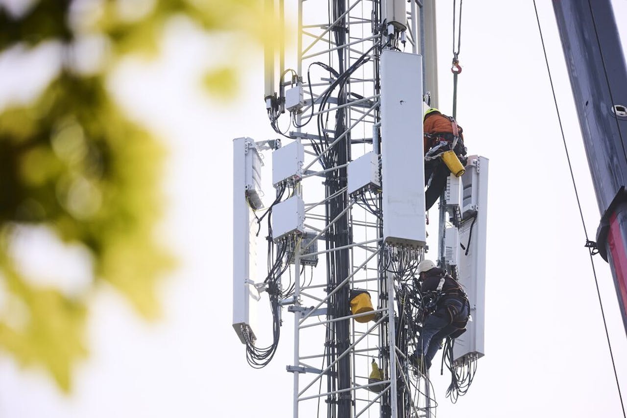 Werkzaamheden in Sassenheim aan het 5G-netwerk.