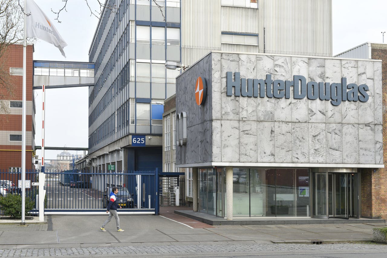 Hunter Douglas in Rotterdam. De fabrikant van Luxaflex had dinsdag een jaarvergadering, waarbij de overname door 3G Capital is goedgekeurd.