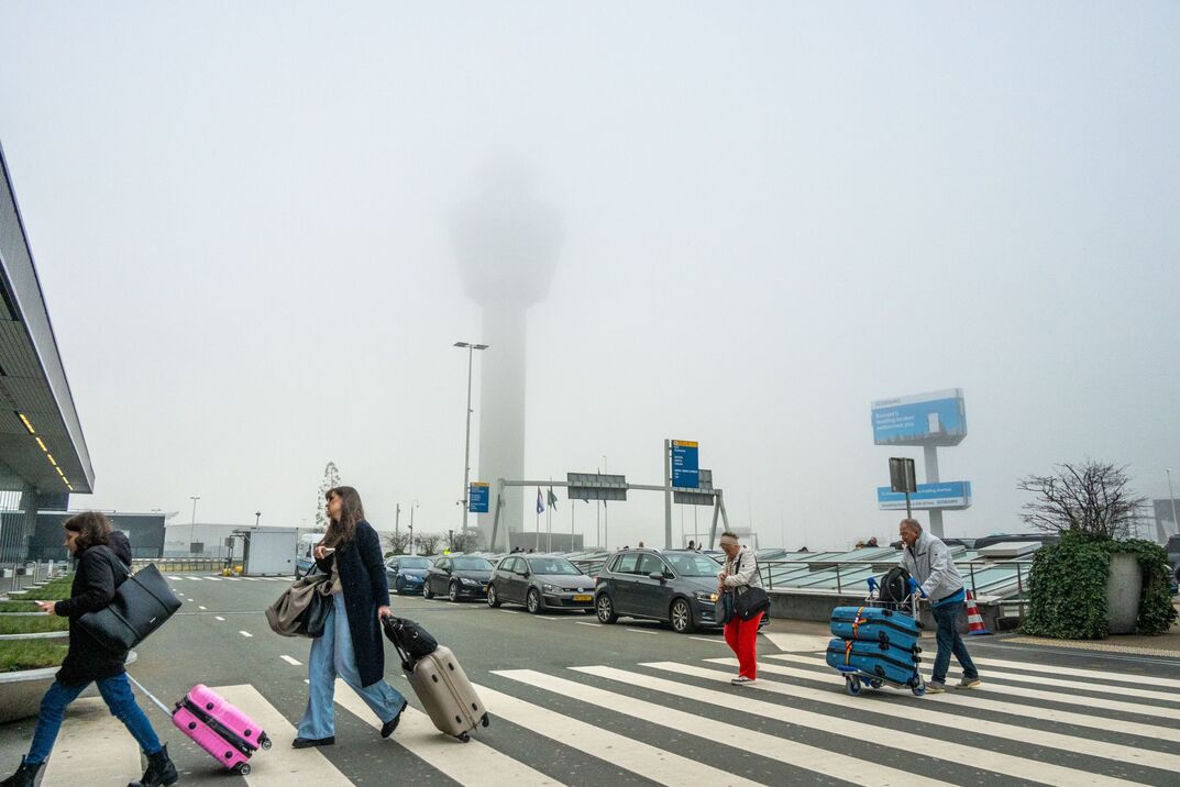 Schiphol mag zonder natuurvergunning komende twee jaar openblijven