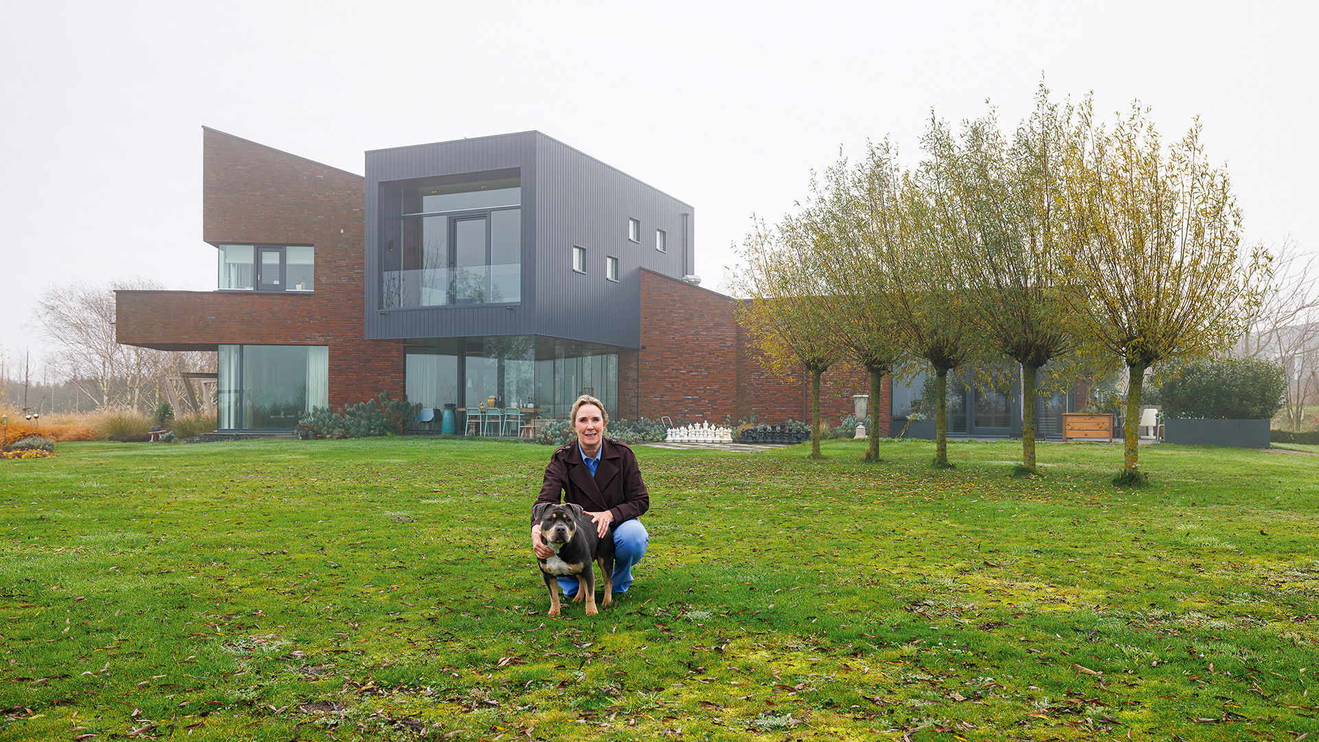 Een moderne villa met zwembad in Woudrichem