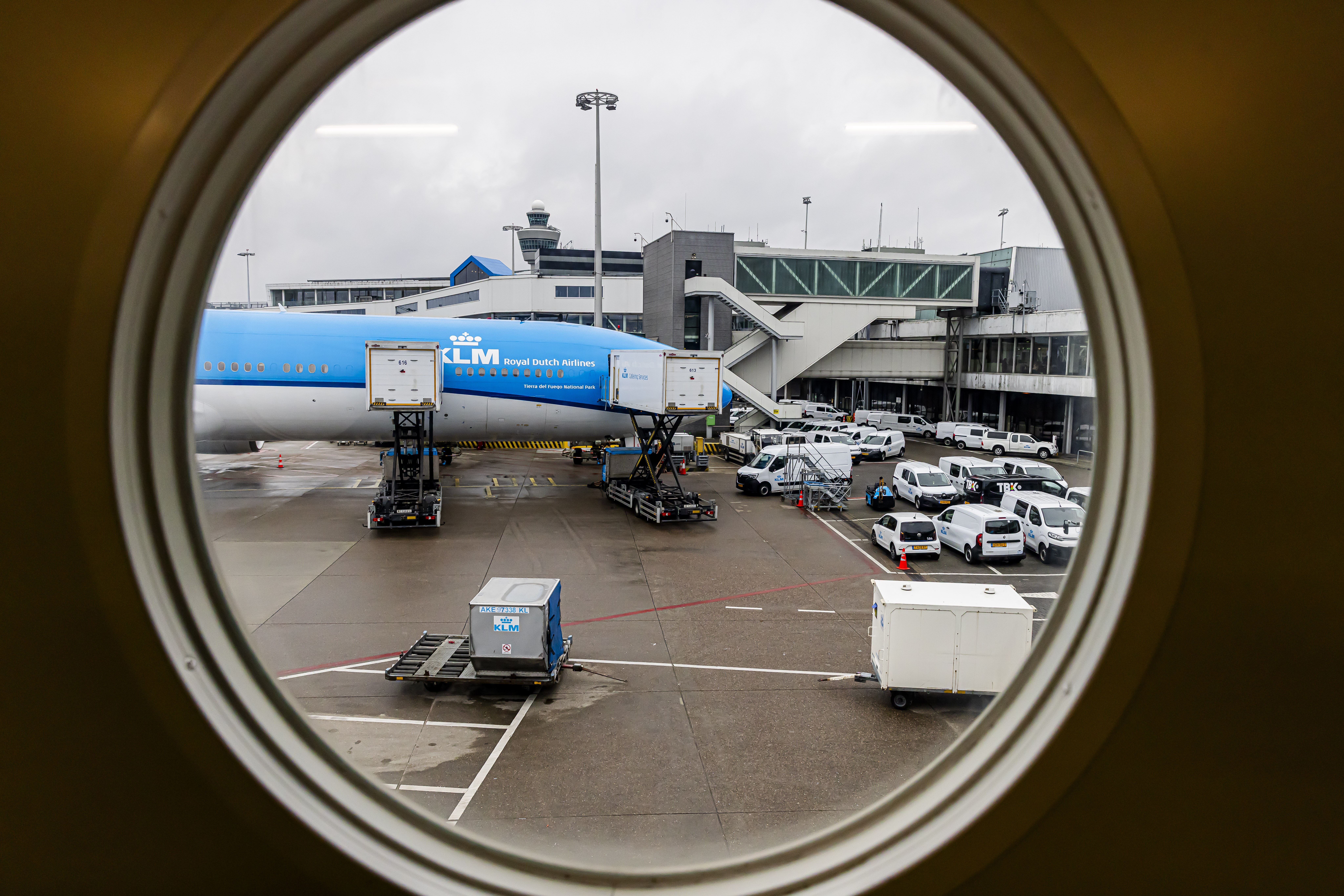‘Hebben ze bij KLM geen maatschappelijk besef, met dat mopperen op Schiphol?’