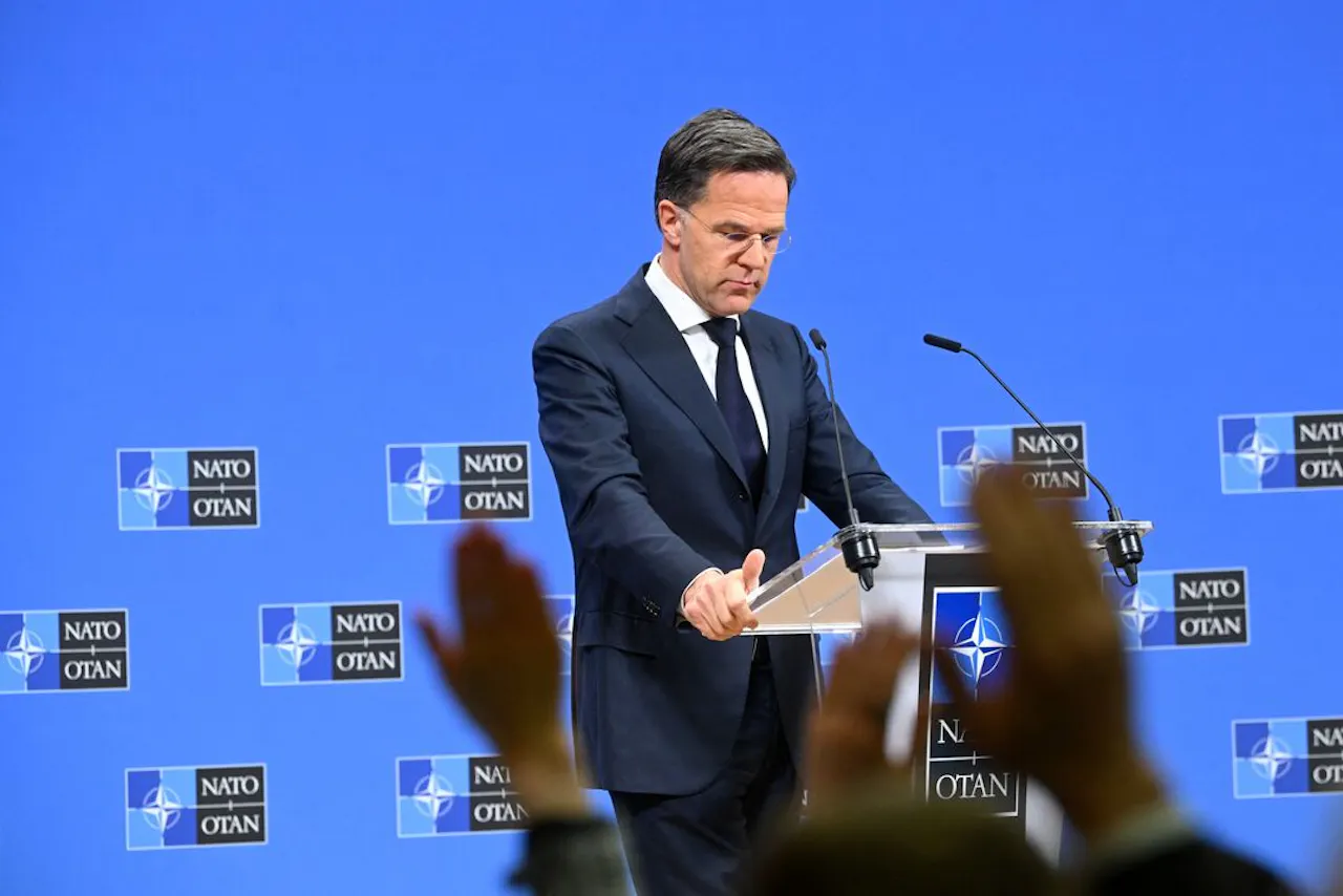 Rutte: ruim dertig landen willen oorlogsschepen naar Straat van Hormuz ...