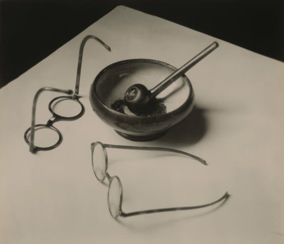 ‘Mondrian’s pipe and glasses, Paris’, 1926.