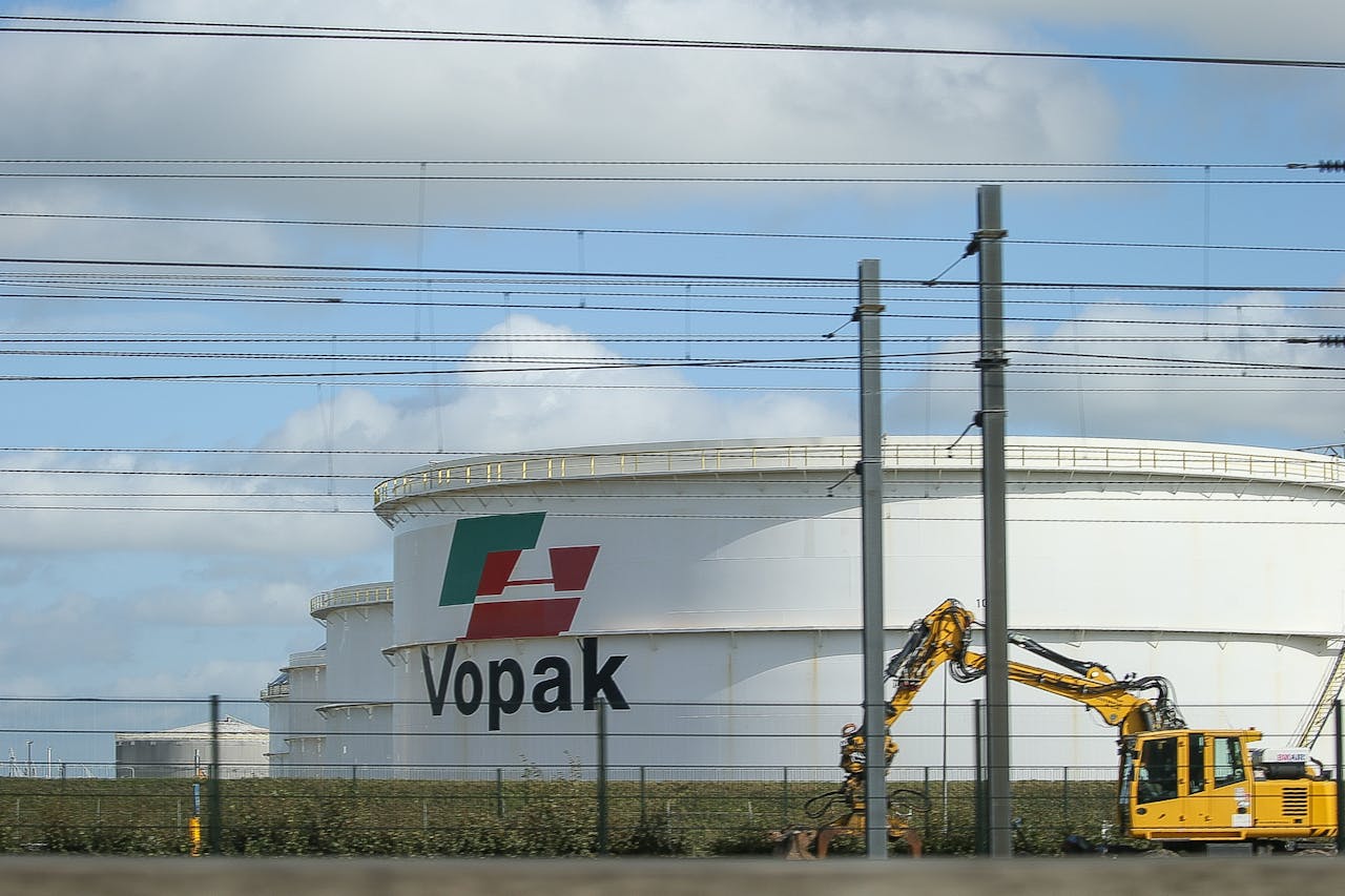 Olieopslag van Vopak in Rotterdam.