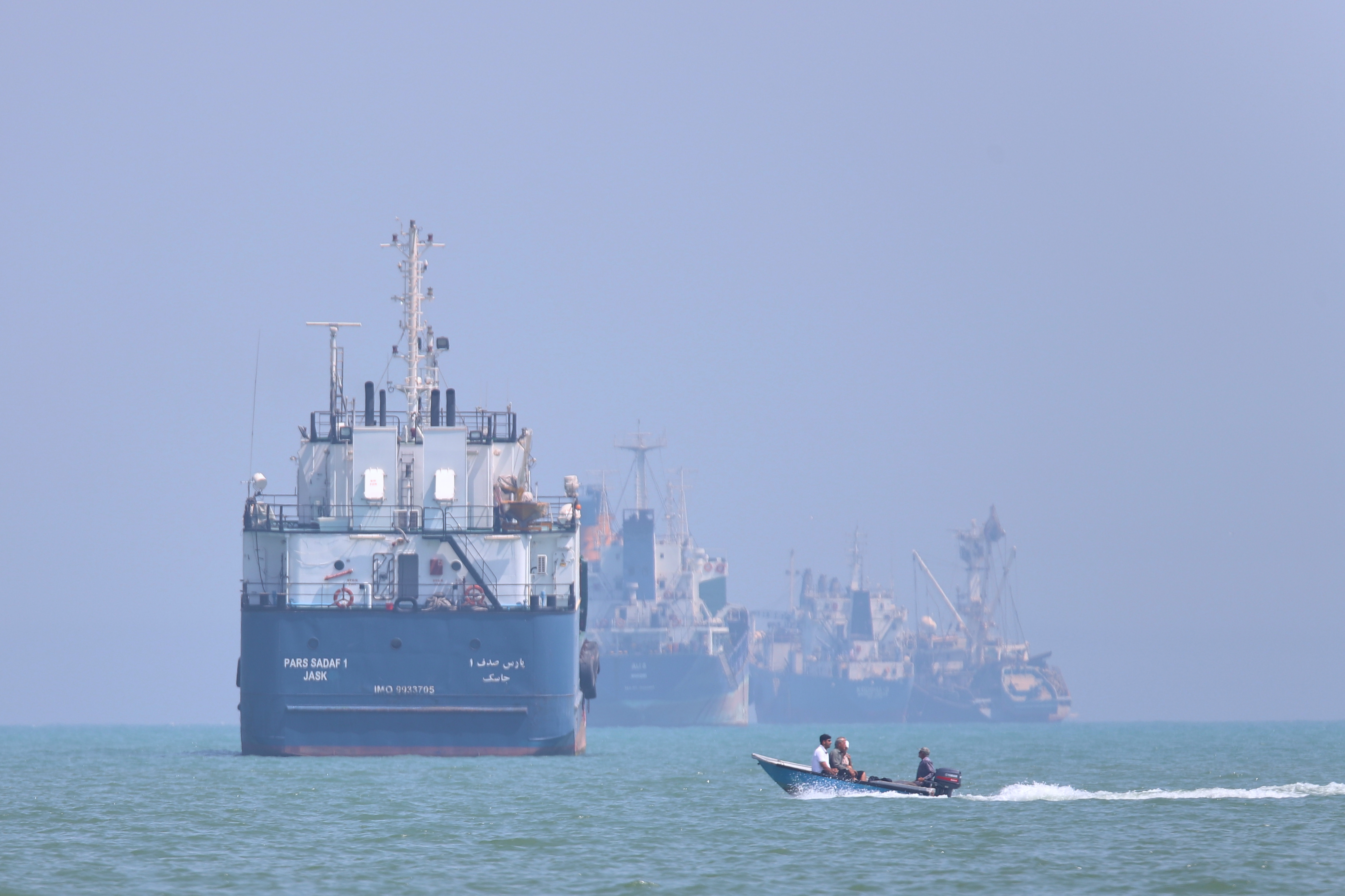 Trump en Iran kondigen deal aan: Straat van Hormuz open en staakt-het-vuren verlengd