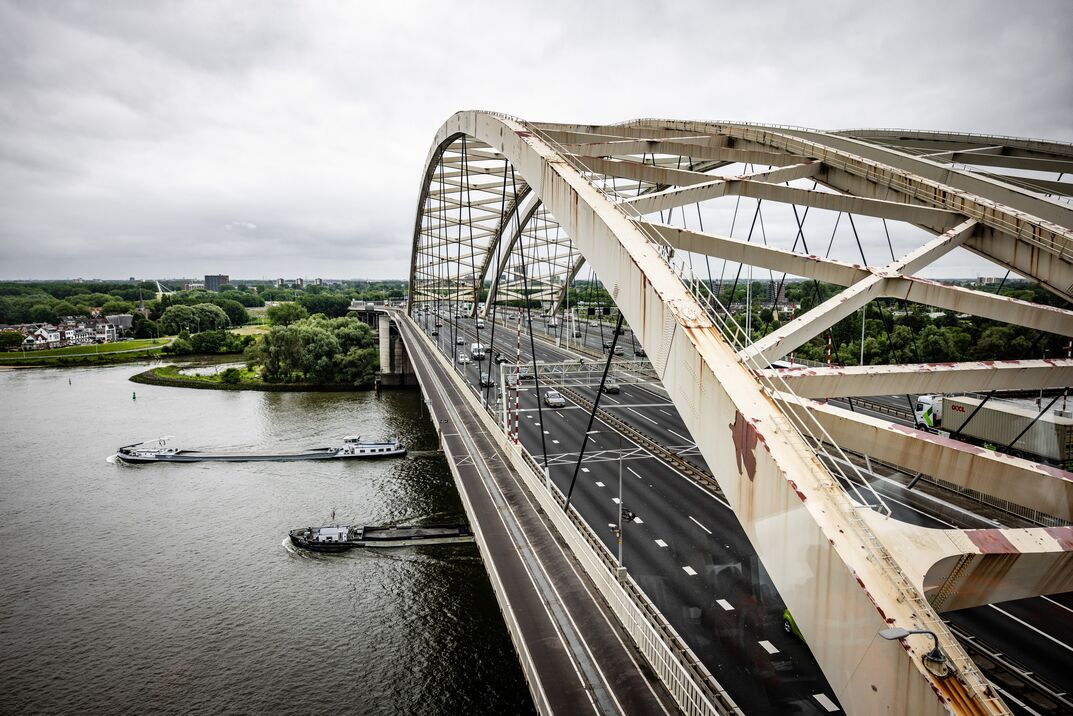 Kabinet: eerst verouderde wegen en bruggen herstellen, dan pas nieuwe aanleggen