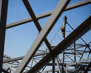 Eén nieuwe hoogspanningslijn: 263 masten, 500 grondeigenaren, 15 jaar gesteggel