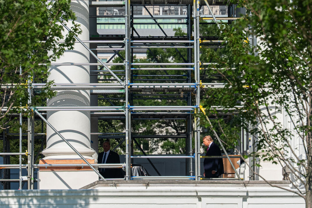 Nieuwe biografie Trump laat je bijna live meekijken in het Witte Huis 