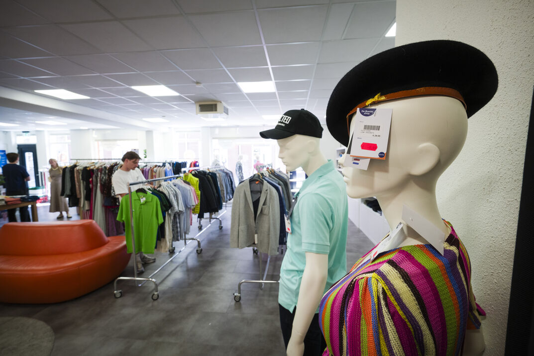 In De Boedelshop van Qredits doet sportkleding het goed, maar de hamsterkooi staat er al een tijdje