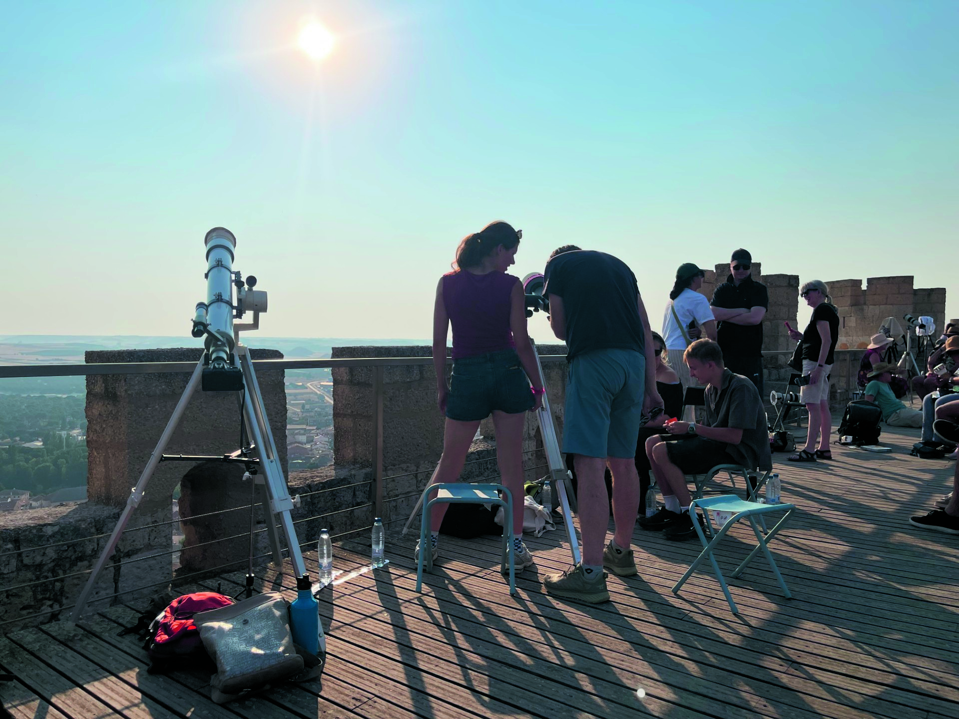 De totale zonsverduistering in Spanje zie je, voel je en levert handel op