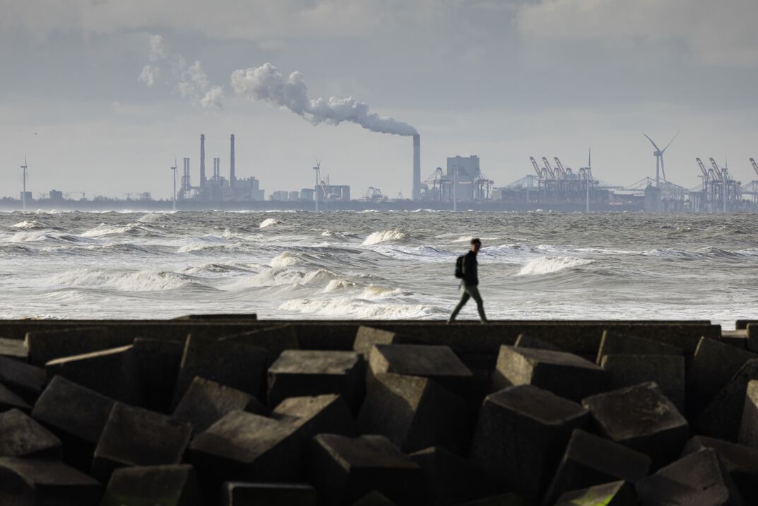 Maak van kolencentrales aan zee Nederlandse ontziltingshubs