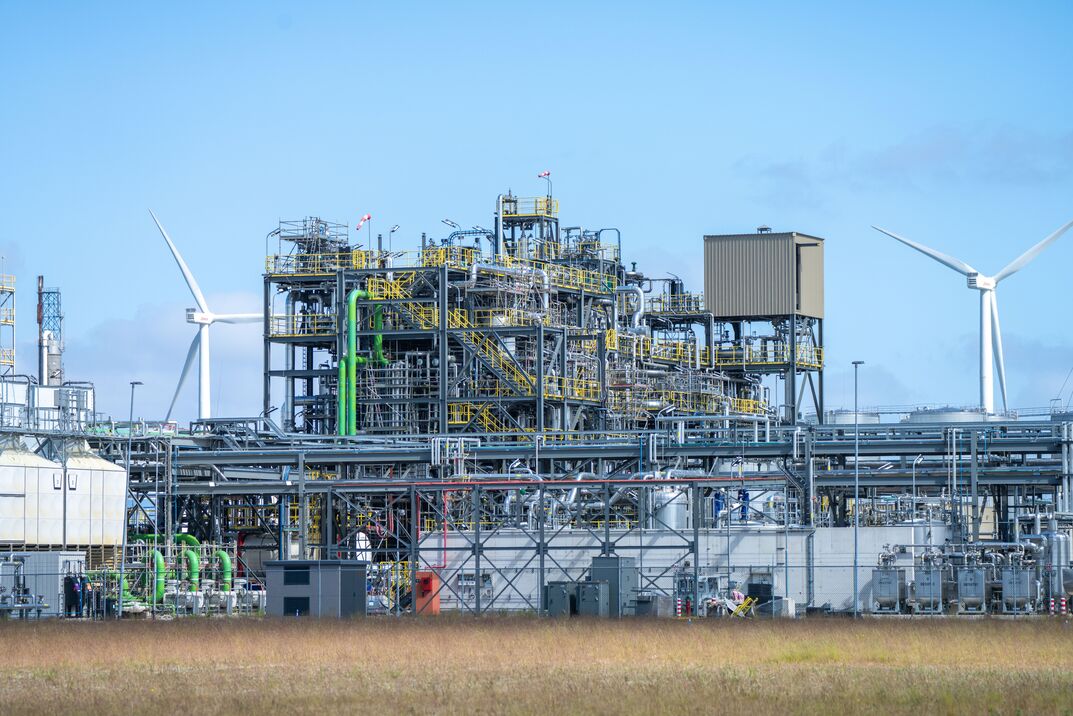 Avantium maakt eerste batch tussen­product voor duurzaam bioplastic